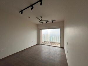 Room in 3 BHK Apartment at Kalpataru Vista, Sector 128 – for Sale