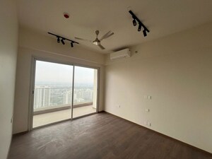 Room in 3 BHK Apartment at Kalpataru Vista, Sector 128 – for Sale