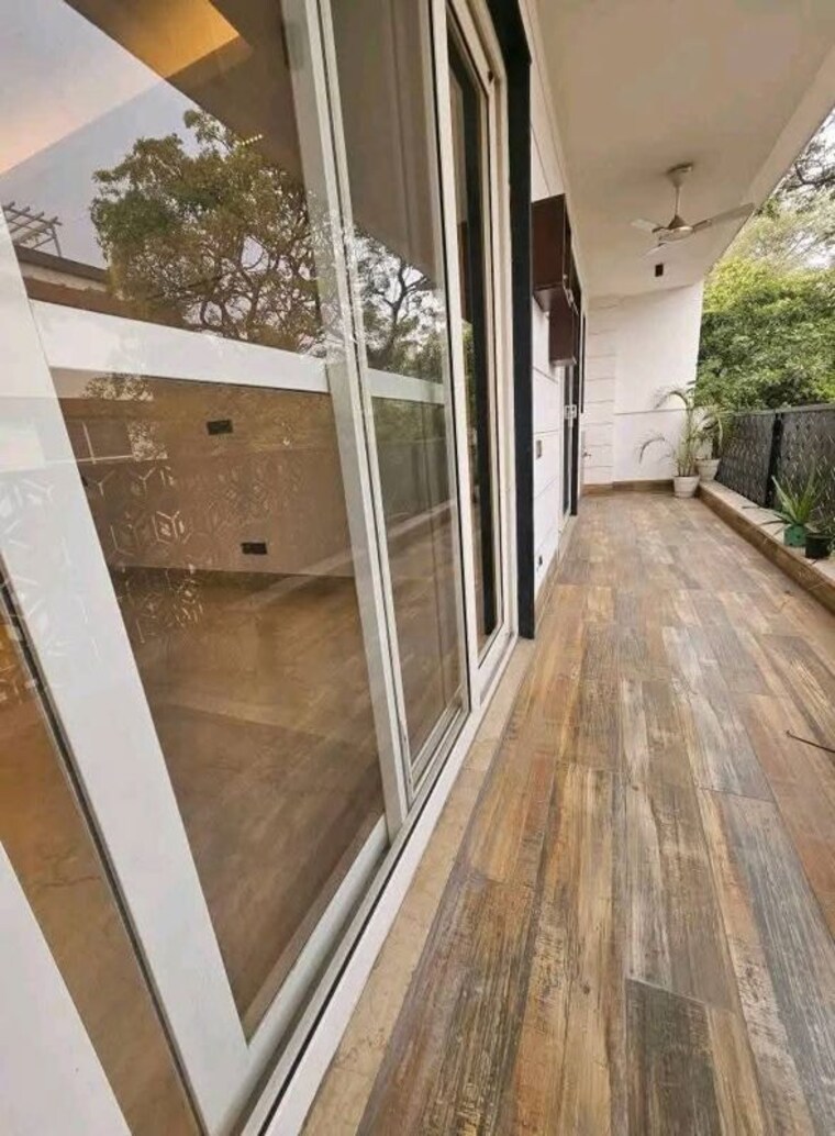 Balcony, kalkaji 3 Bedroom 2100 Sq.Ft. Builder Floor In Kalkaji Delhi 9646286