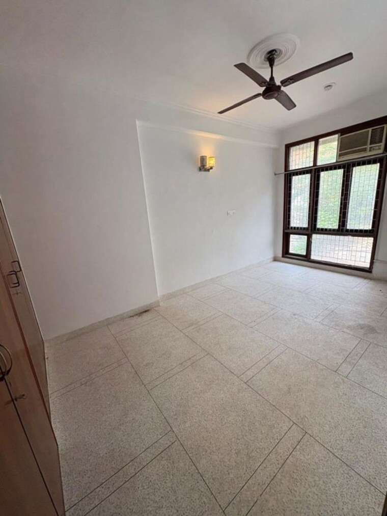 Master Bedroom, kalkaji 3 Bedroom 2300 Sq.Ft. Builder Floor In Kalkaji Delhi 10352396