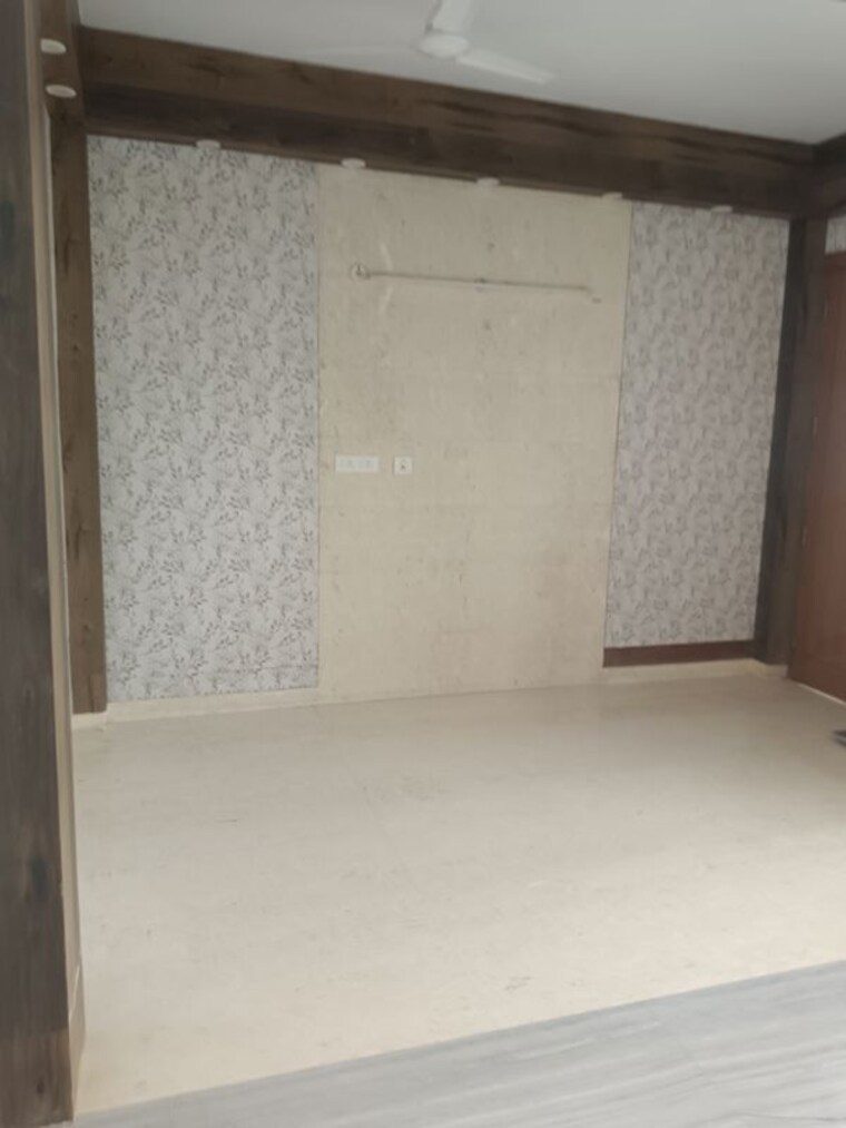 Room, sector 9 3 Bedroom 2250 Sq.Ft. Builder Floor In Sector 9 Gurgaon 10328756