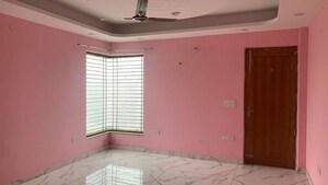 Room in 2 BHK Builder Floor at Housing Board Colony Sector 9, Sector 9 – for Rent