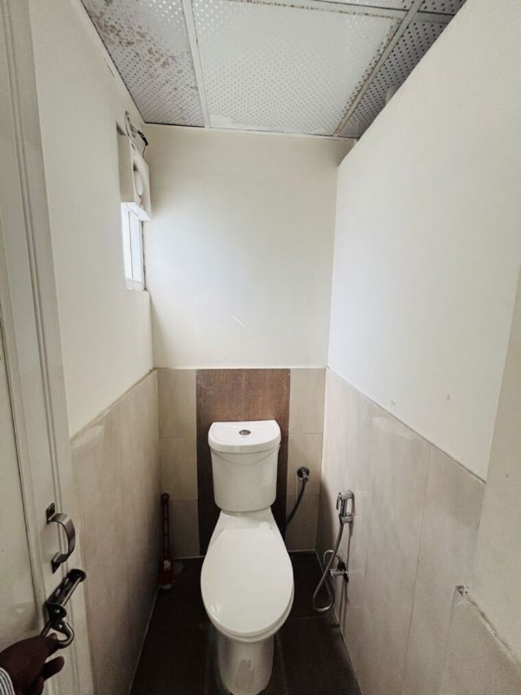Bathroom, tulip-lemon 2 Bedroom 608 Sq.Ft. Apartment In Sector 69 Gurgaon 10354380