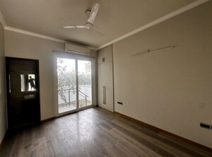 Room in 2 BHK Builder Floor at Central Park Flower Valley, Sohna Sector 33 – for Rent
