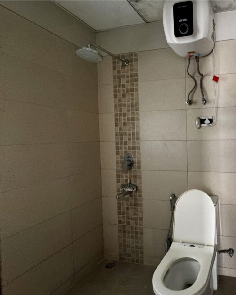 Rental 2 Bedroom 1093 Sq.Ft. Builder Floor in Central Park Flower ...
