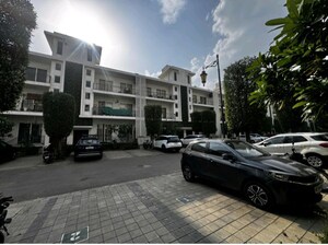 Parking in 2 BHK Builder Floor at Central Park Flower Valley, Sohna Sector 33 – for Rent
