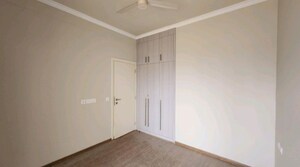 Room in 2 BHK Builder Floor at Central Park Cerise Suites, Sohna Sector 33 – for Rent