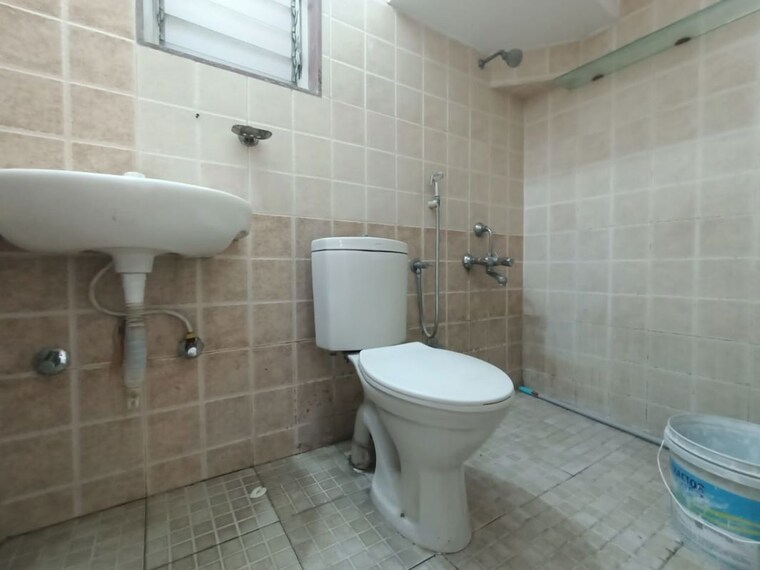 Bathroom, balaji-oriana-nest 2 Bedroom 1000 Sq.Ft. Apartment In Baner Pune 10354403