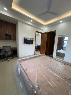 Room in 1 BHK Builder Floor at Sector 44 – for Rent