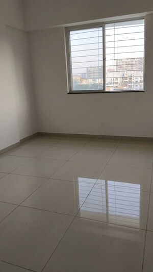 Room in 2 BHK Apartment at Utsav 51 Balewadi Residences, Balewadi – for Rent