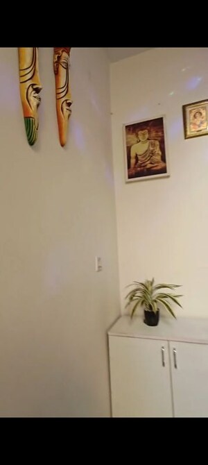 Furnished Amenities in 3.5 BHK Builder Floor at Vasundhara Sector 6 – for Sale