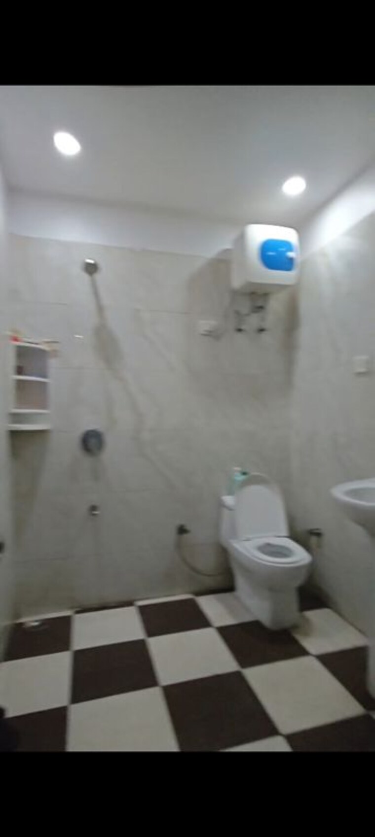 Bathroom, vasundhara sector 6 3.5 Bedroom 1750 Sq.Ft. Builder Floor In Vasundhara Sector 6 Ghaziabad 10354444