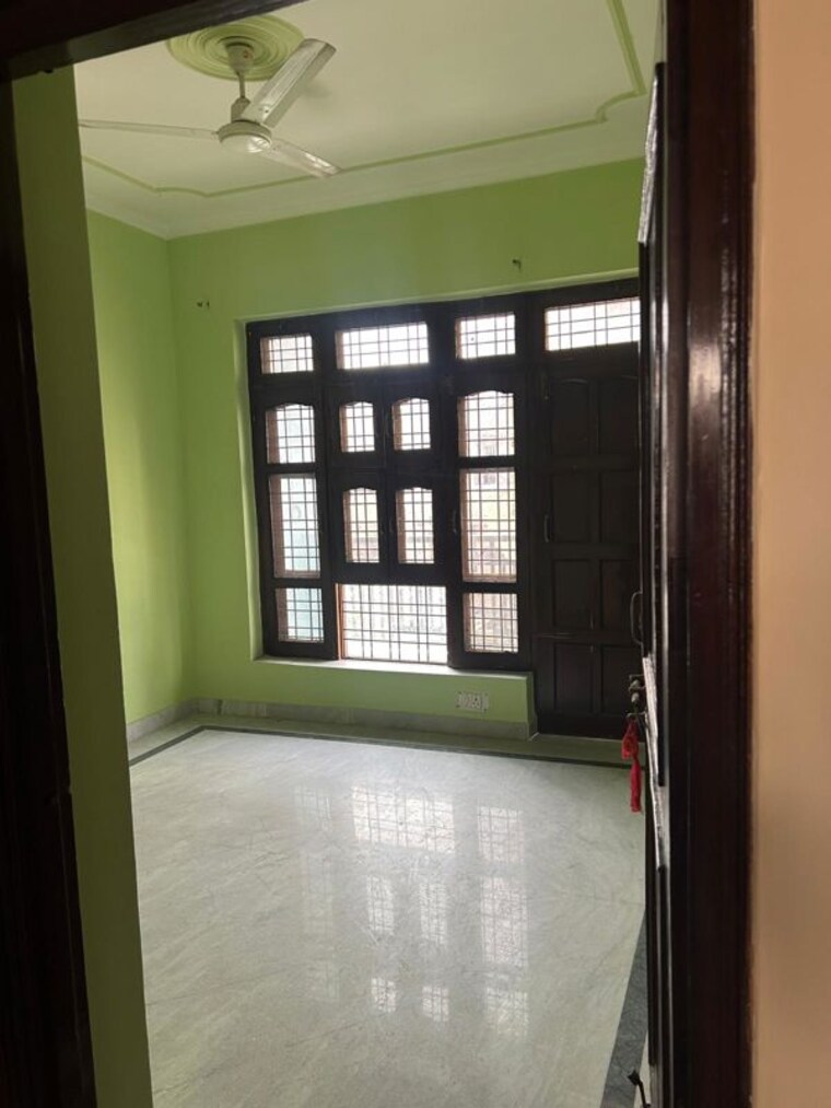Room, achheja 1 RK 60 Sq.Yd. Builder Floor In Achheja Greater Noida 10354487