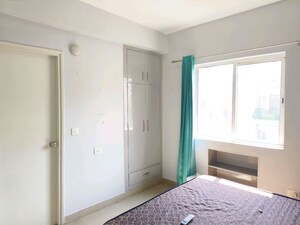 Room in 3 BHK Apartment at Omaxe The Forest, Sector 92 – for Rent