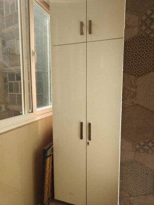 Furnished Amenities in 3 BHK Apartment at Apex Apartments, Sector 45 – for Rent