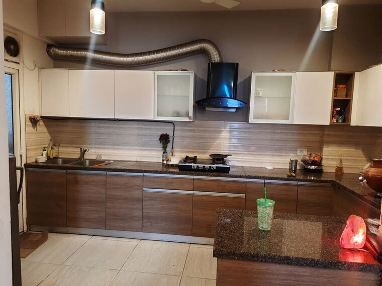 Kitchen, sector 23 2.5 Bedroom 300 Sq.Mt. Builder Floor In Sector 23 Noida 10354560