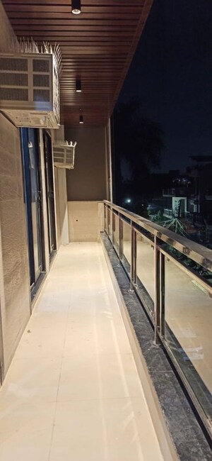 Balcony in 2 BHK Builder Floor at Sector 44 – for Rent