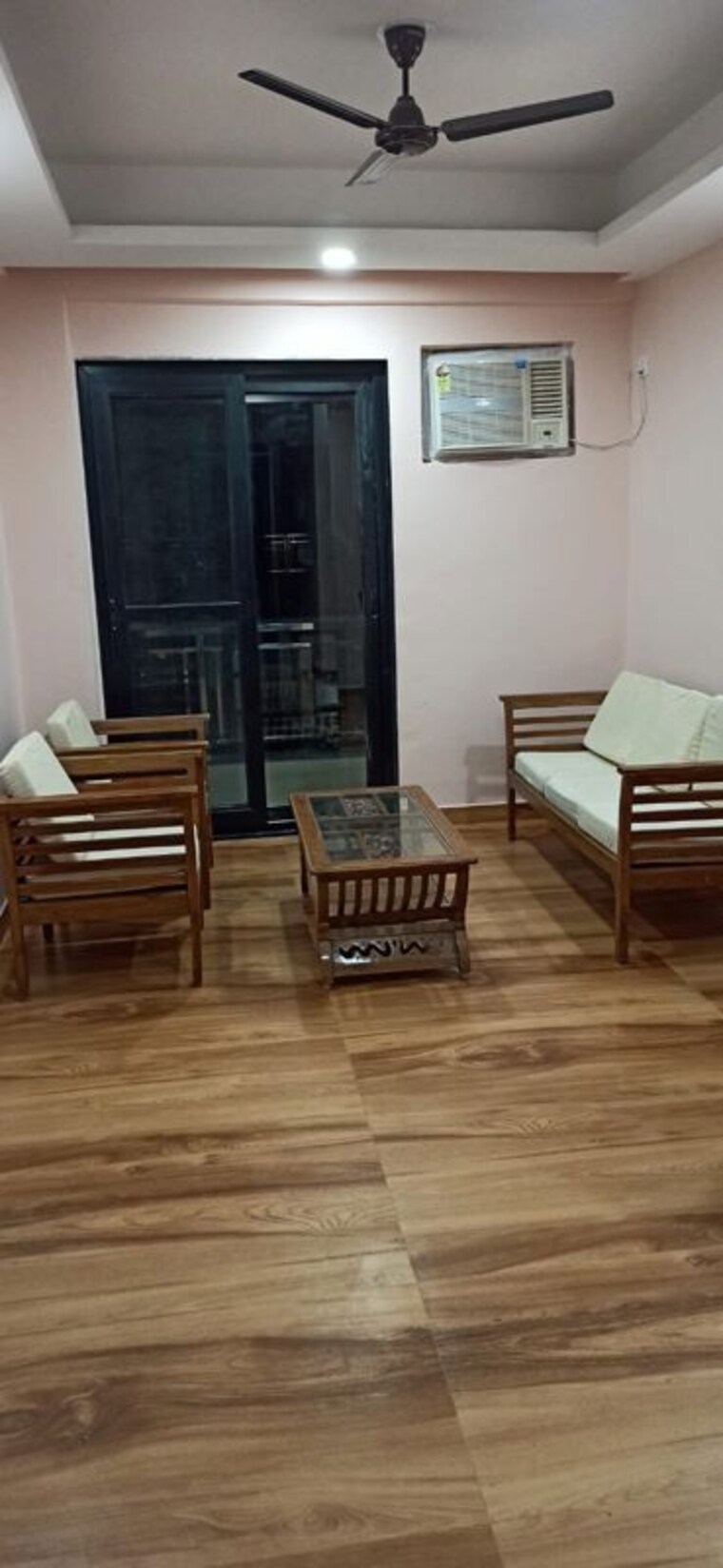 Living Room, sector 44 2 Bedroom 150 Sq.Ft. Builder Floor In Sector 44 Noida 10354562