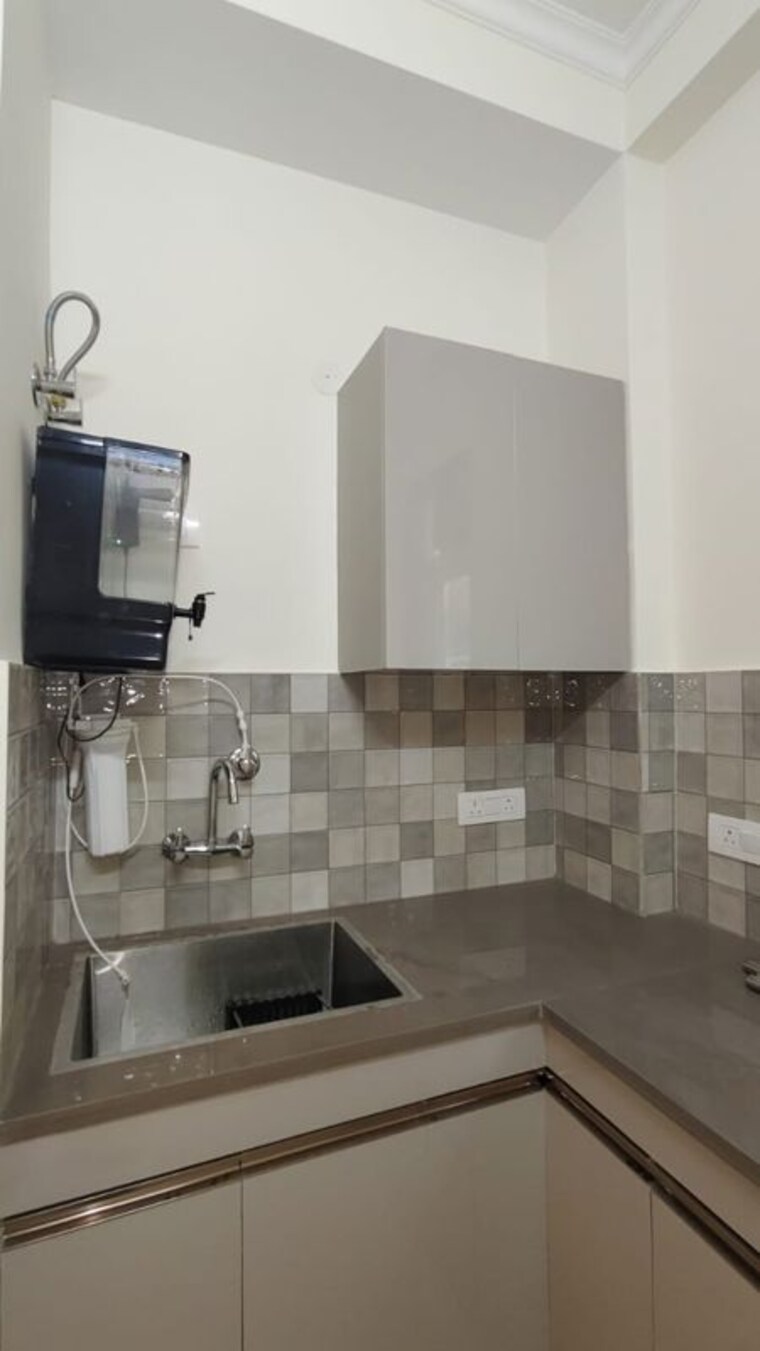 Kitchen, sector 45 2 Bedroom 100 Sq.Yd. Builder Floor In Sector 45 Noida 10354584