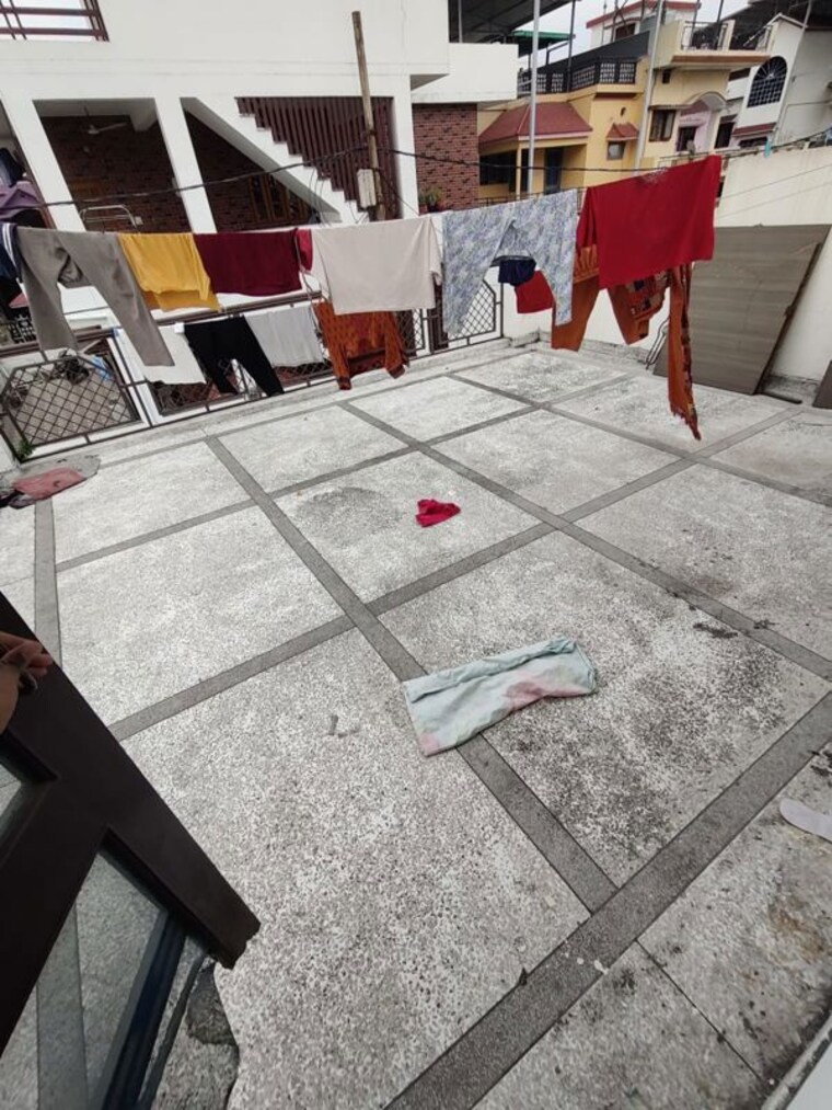 Balcony, laxman chowk 2 Bedroom 175 Sq.Yd. Independent House In Laxman Chowk Dehradun 10354638