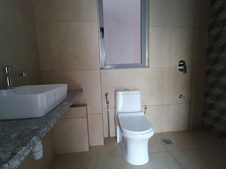 Bathroom, kalpataru-immensa-h 4 Bedroom 1753 Sq.Ft. Apartment In Kolshet Road Thane 10354631