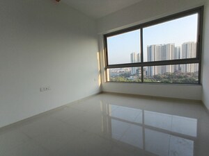 Room in 4 BHK Apartment at Kalpataru Immensa H, Kolshet Road – for Rent