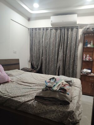 Bedroom in 2.5 BHK Apartment at Alag Ashtapad, Ghatkopar East – for Rent
