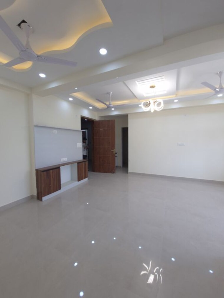 Room, sl-apartments-sector-49 1 Bedroom 625 Sq.Ft. Builder Floor In Sector 49 Noida 10354656