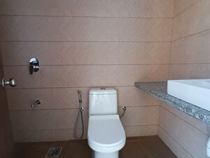 Bathroom in 4 BHK Apartment at Kalpataru Immensa H, Kolshet Road – for Rent