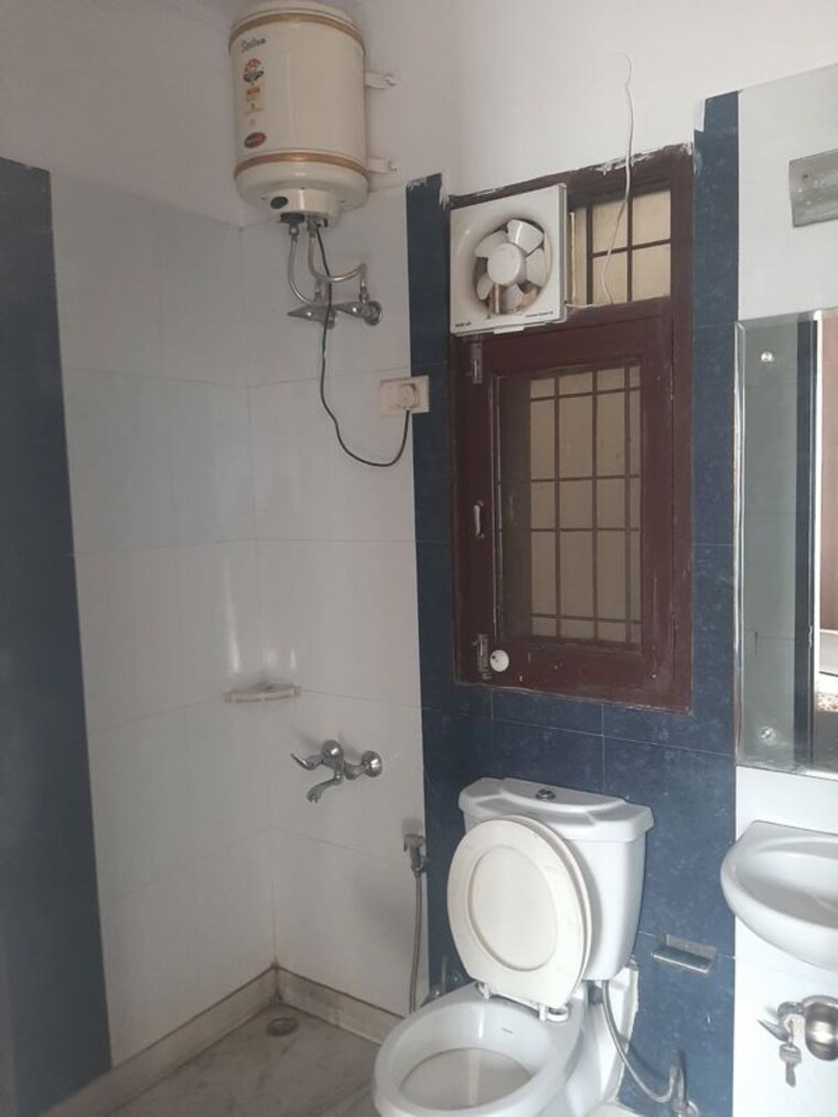 Bathroom, supertech-araville 3 Bedroom 1945 Sq.Ft. Apartment In Sector 79 Gurgaon 10354643