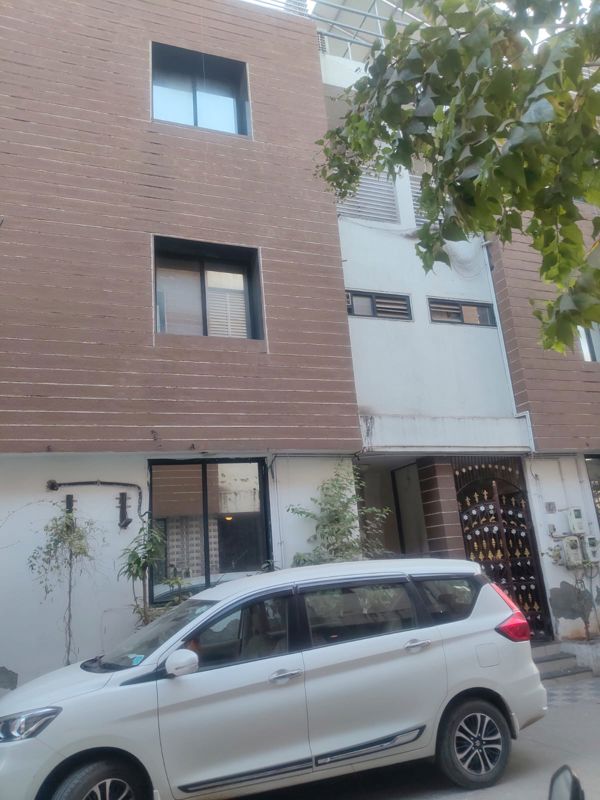3 BHK + Pooja Room,Store Room Villa For Sale in Ellisbridge
