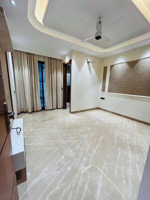 Room in 4 BHK Builder Floor at Emaar Emerald Hills Phase 2, Sector 65 – for Sale