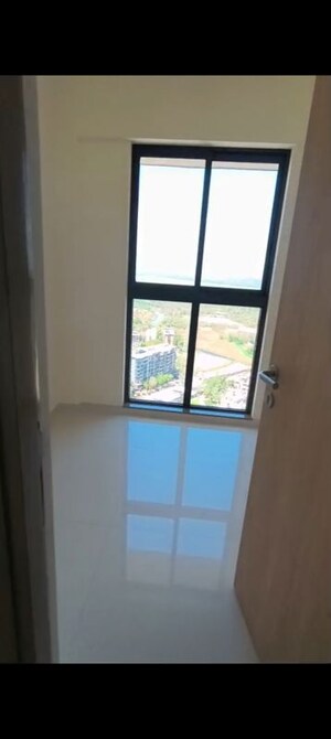 Room in 1 BHK Apartment at Piramal  Vaikunth Cluster 4, Balkum Pada – for Rent