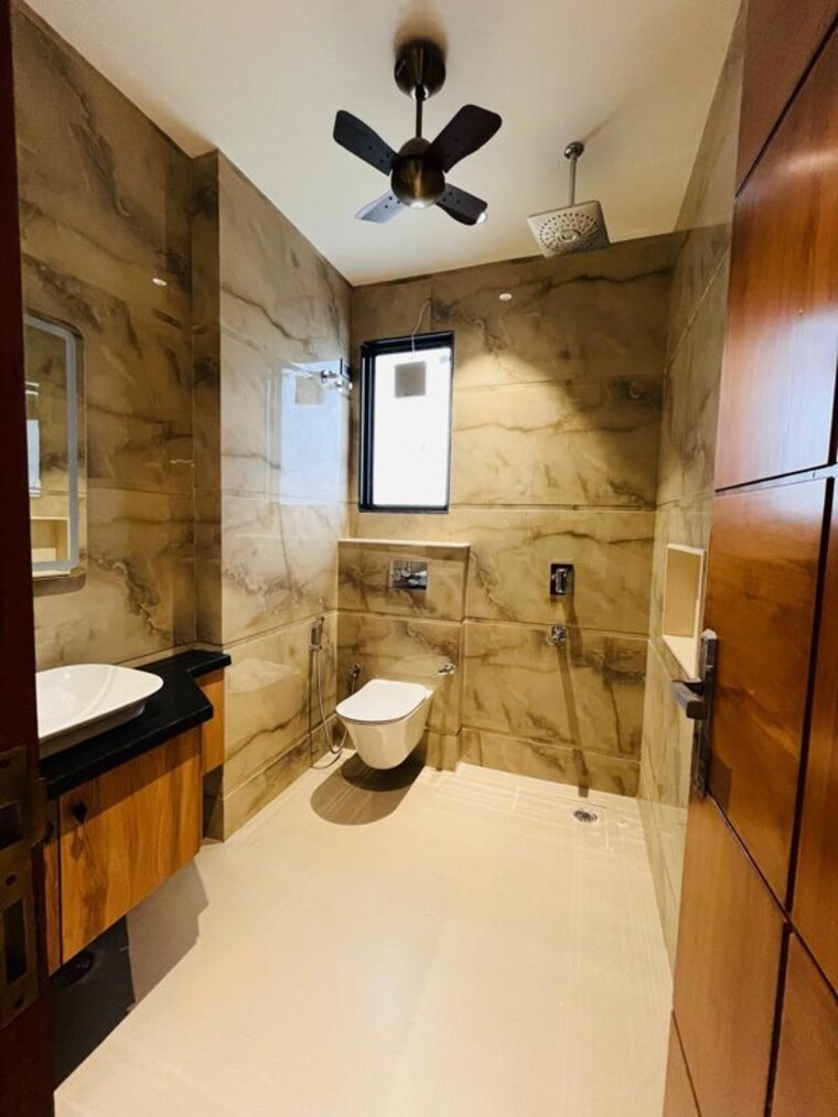 Washroom, anant-raj-ashok-estate 4 Bedroom 280 Sq.Yd. Builder Floor In Sector 63a Gurgaon 10354705