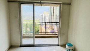 Room in 2 BHK Apartment at Rosa Manhattan, Ghodbunder Road – for Rent