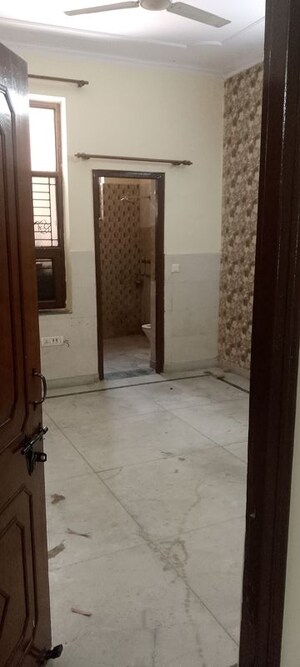 Building Lobby in 3 BHK Builder Floor at Spring Field Colony – for Rent