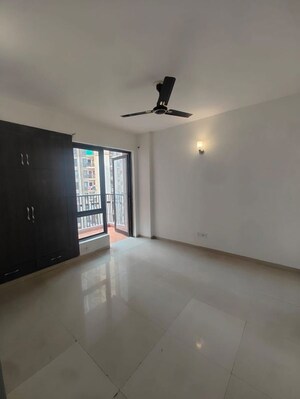 Room in 4 BHK Apartment at Logix Blossom County, Sector 137 – for Rent