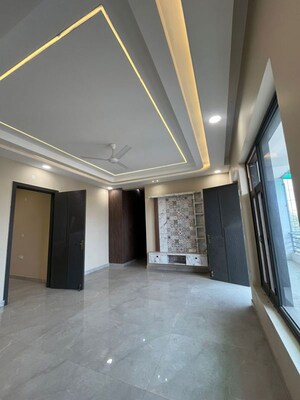 Building Lobby in 4 BHK Builder Floor at Eros Lakewood City, Suraj Kund – for Rent