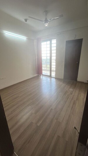 Room in 4 BHK Apartment at Godrej Icon, Sector 88a – for Sale