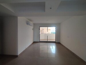 Room in 4 BHK Apartment at Bestech Park View Altura, Sector 79 – for Rent