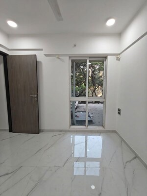 Room in 2 BHK Apartment at Nahar Amaryllis Towers and Plaza, Chandivali – for Rent