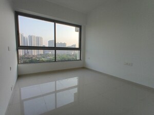 Room in 4 BHK Apartment at Kalpataru Immensa G, Kolshet Road – for Rent
