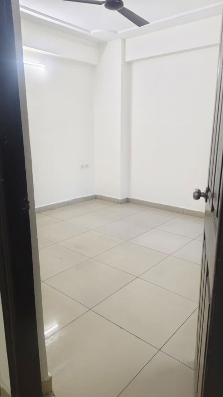 Room, lr-bluemoon-homes 3 Bedroom 1470 Sq.Ft. Apartment In Raj Nagar Extension Ghaziabad 10354922