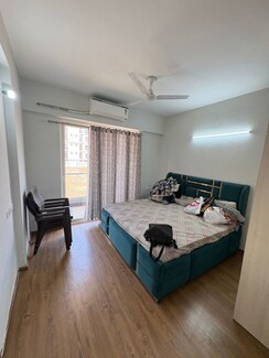 3 BHK + Basement Apartment For Rent in Signature Global City