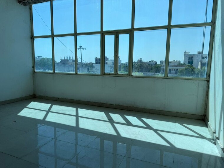 Balcony, sector 9a Commercial Office Space 100 Sq.Ft. In Sector 9a Bahadurgarh 10355002