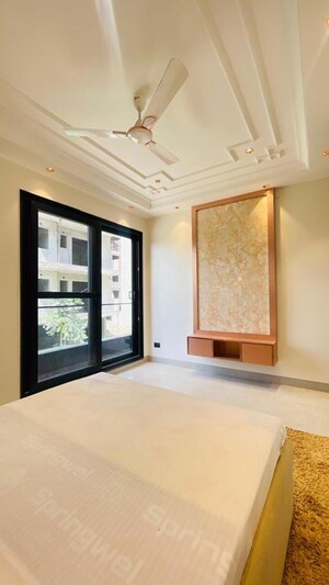 Room in 4 BHK Builder Floor at BPTP Astaire Gardens, Sector 70a – for Sale