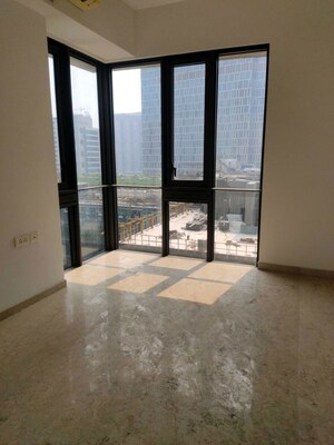 Room in 2 BHK Apartment at Lodha The Park, Worli – for Rent