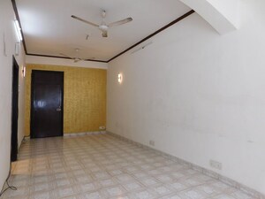 1 BHK Apartment For Rent in Colaba