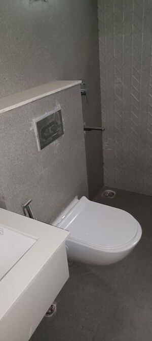 Furnished Amenities in 2.5 BHK Apartment at Signature Global City 81, Sector 81 – for Rent