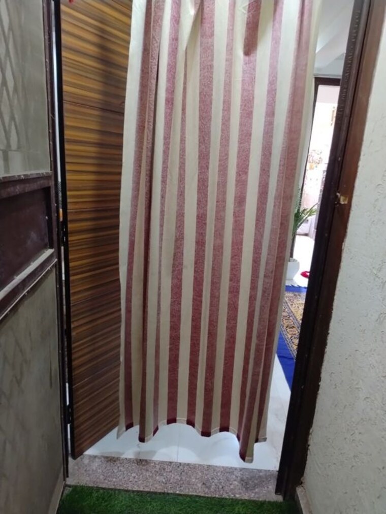 Balcony, chattarpur 2 Bedroom 125 Sq.Yd. Builder Floor In Chattarpur Delhi 10355157